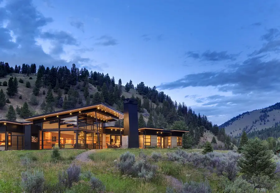 River Bank House: Montana Residence - e-architect