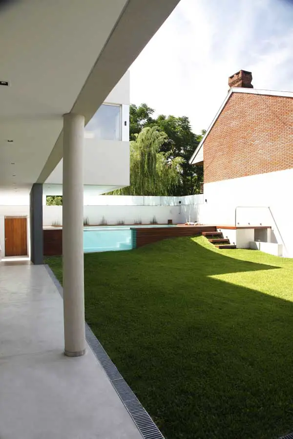 http://www.e-architect.co.uk/images/jpgs/argentina/devoto_house_d270610_ap16.jpg