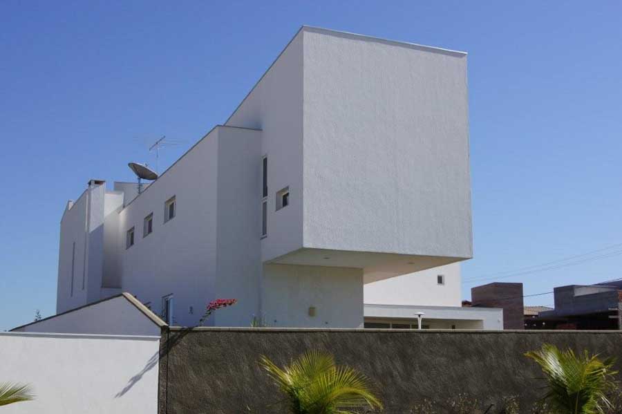 http://www.e-architect.co.uk/images/jpgs/brazil/cuiaba_house_m210710_eb2.jpg
