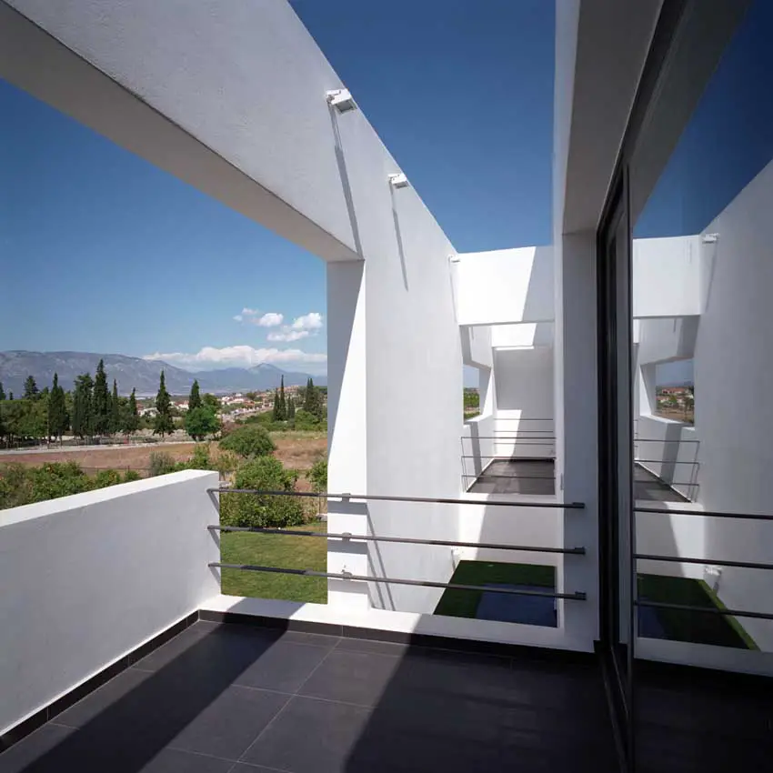 http://www.e-architect.co.uk/images/jpgs/greece/residence_korinthos_sp050509_8.jpg