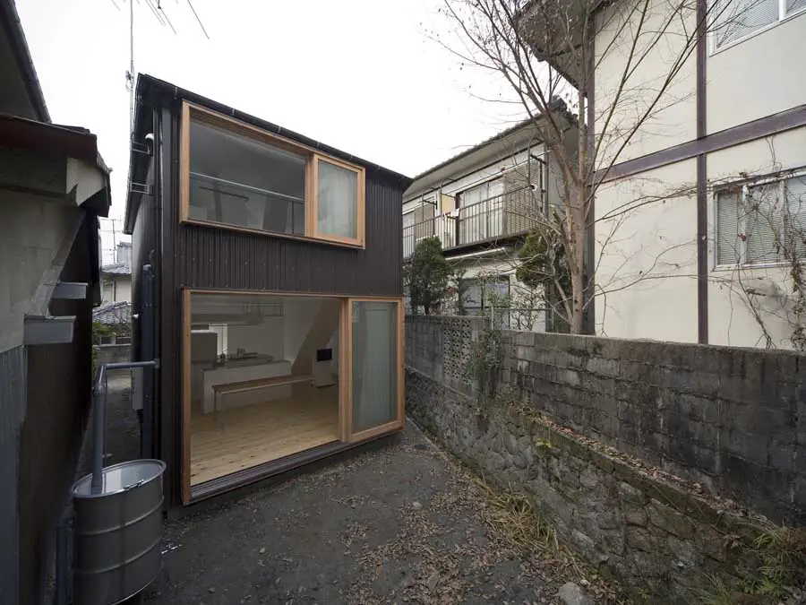 http://www.e-architect.co.uk/images/jpgs/japan/light_well_house_kh1912082_yoshiyukihirai_11.jpg