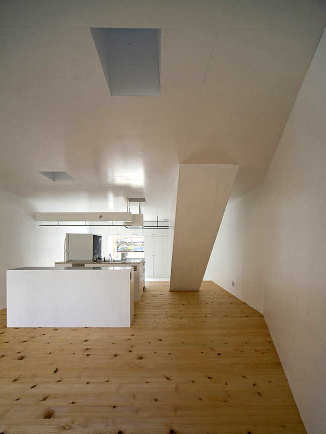 http://www.e-architect.co.uk/images/jpgs/japan/light_well_house_kh1912082_yoshiyukihirai_3.jpg