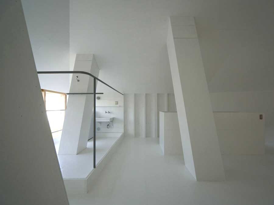 http://www.e-architect.co.uk/images/jpgs/japan/light_well_house_kh1912082_yoshiyukihirai_4.jpg