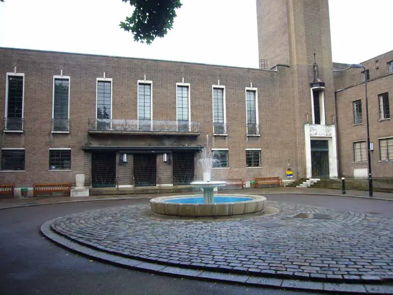 Hilversum Town Hall. Influences: Hilversum Town