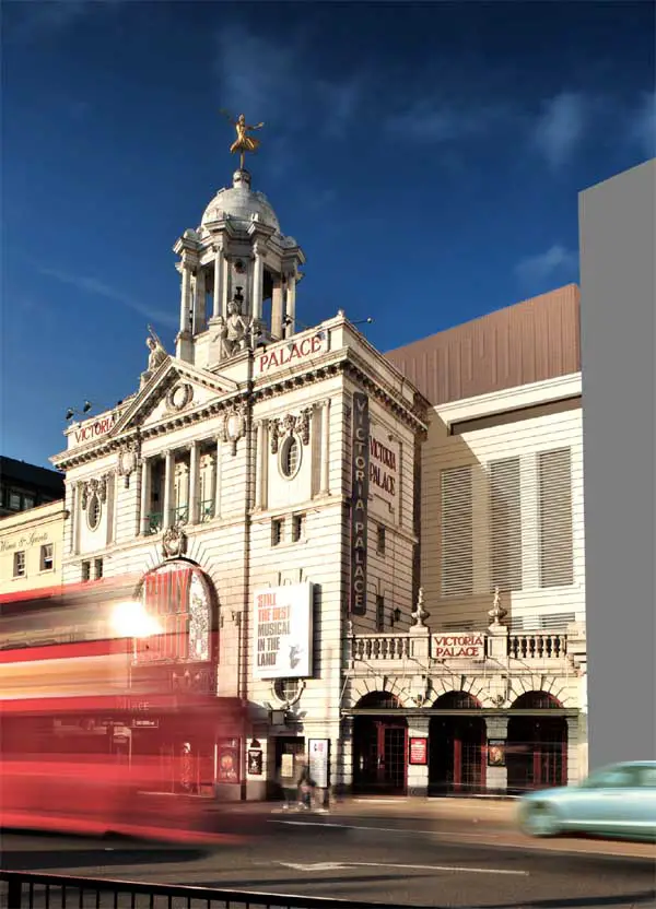 Victoria Palace Theatre London - Building - e-architect