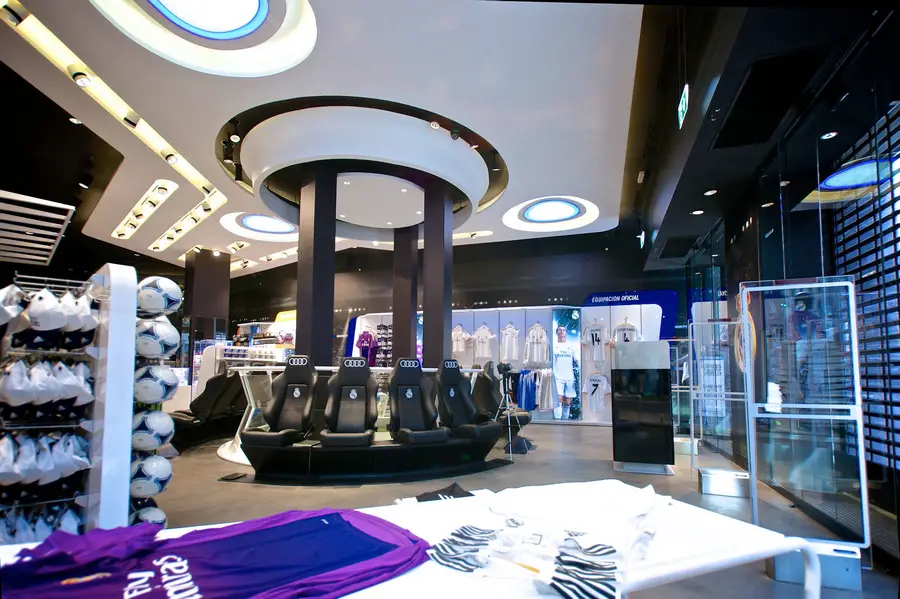 Real Madrid Official Club Store - e-architect