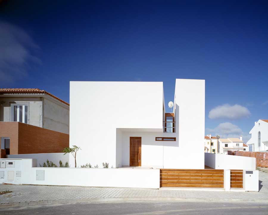 http://www.e-architect.co.uk/images/jpgs/portugal/house_grandola_a090210_dmf4.jpg