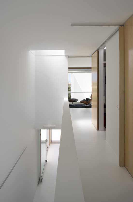 http://www.e-architect.co.uk/images/jpgs/portugal/house_martinhal_arx060109_sg_7.jpg
