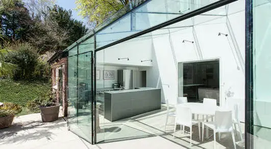Glass House England - Contemporary Property Designs