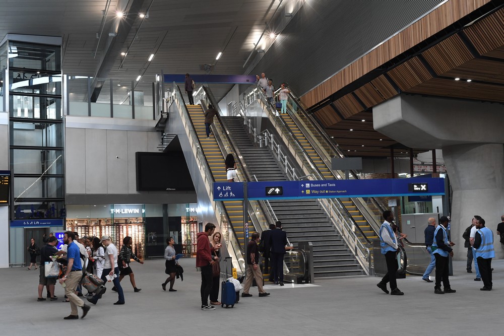 London Bridge Station Street Level Concourse - e-architect